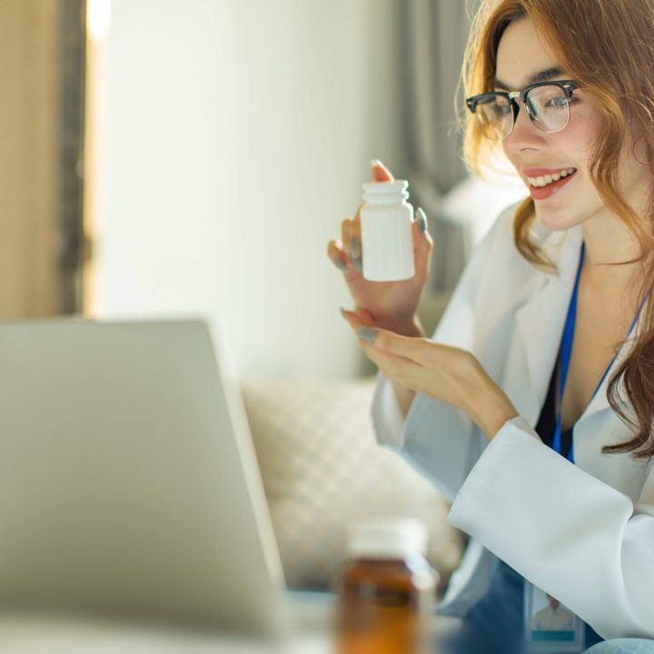 doctor-patient-woman-2023-11-27-04-56-06-utc (1)